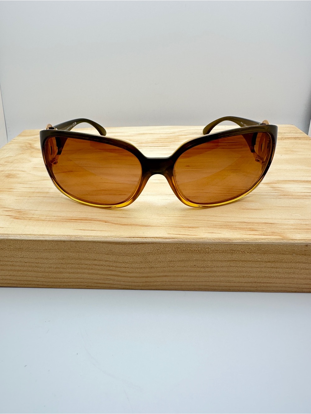 Vintage Women’s Chanel 6014 sunglasses